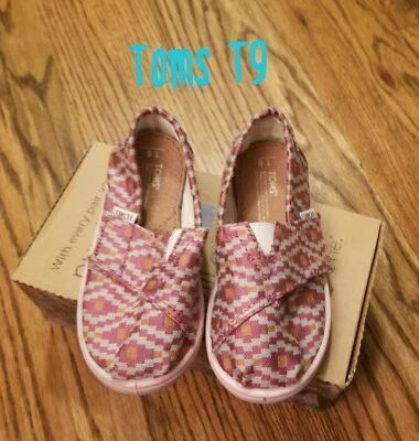Tiny Tom's Red Diamond Woven Size 9 (These Look More Dark Pink Than Red)   - Image 1 of 3