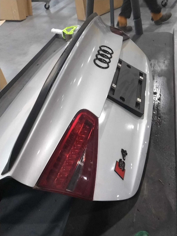 Used Deck Lid fits: 2014 Audi S4 Sdn w/integrated spoiler S line appearance opti — 第 1/4 张图片