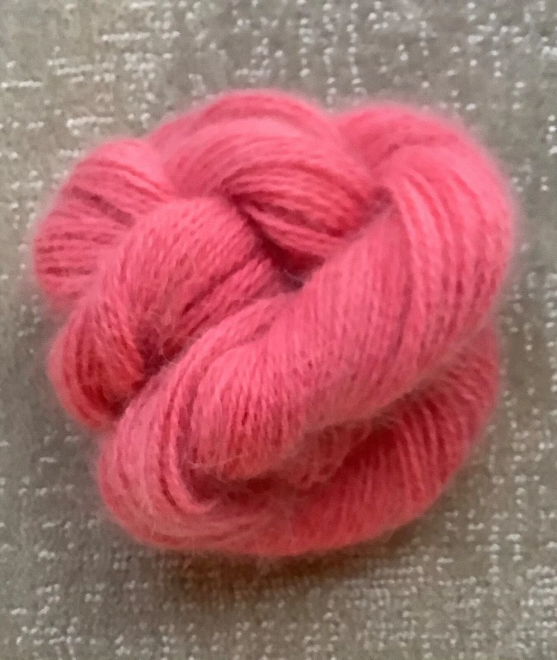 Hilo de angora francés teñido a mano peso de encaje 15 gramos/126 yardas rosa coral Foto 1 de 1