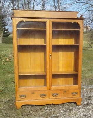 Antique Victorian Quarter Sawn Oak 2 Door Bookcase with Gallery Top 1890s - Image 1 of 4