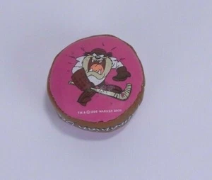 1996 Tasmania Devil Playing Goalie Warner Bros. Stuffed Hockey Puck - Picture 1 of 7