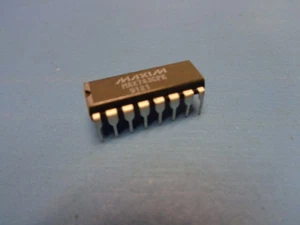 (1) MAXIM MAX743CPE DC/DC CONVERTER SWITCH MODE REGULATOR DUAL OUTPUT 16 PIN DIP - Picture 1 of 1