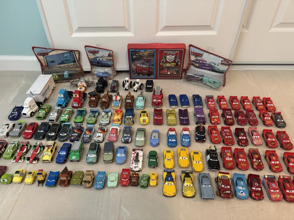 Gran Lote de Coches Disney Pixar 1 2 3 Vehículos Diecast Sueltos Carnaval Star Wars Foto 1 de 4