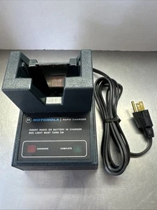 Caricabatteria vintage OEM per Motorola MT500 Walkie Talkie Ghostbusters radio originale - Foto 1 di 9