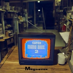 Vintage Retro Woodgrain Magnavox RJ4052 WA01 TV 13” Gaming Television Rabbit Ear - Picture 1 of 7