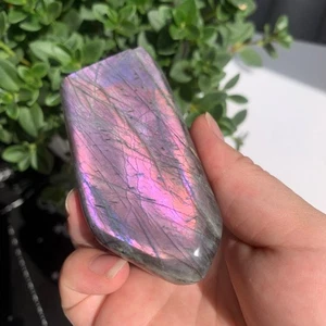 Piedra curativa energética cristal de forma libre de labradorita púrpura de 214 g decoración del hogar - Imagen 1 de 10