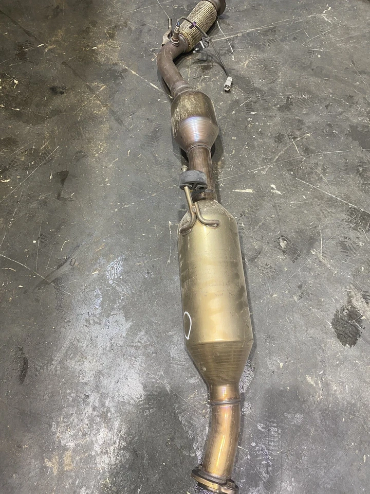 2018-24 Toyota Camry TOYOTA Catalytic Converter 17410-F0131 OEM 2.5L - Image 1 of 3
