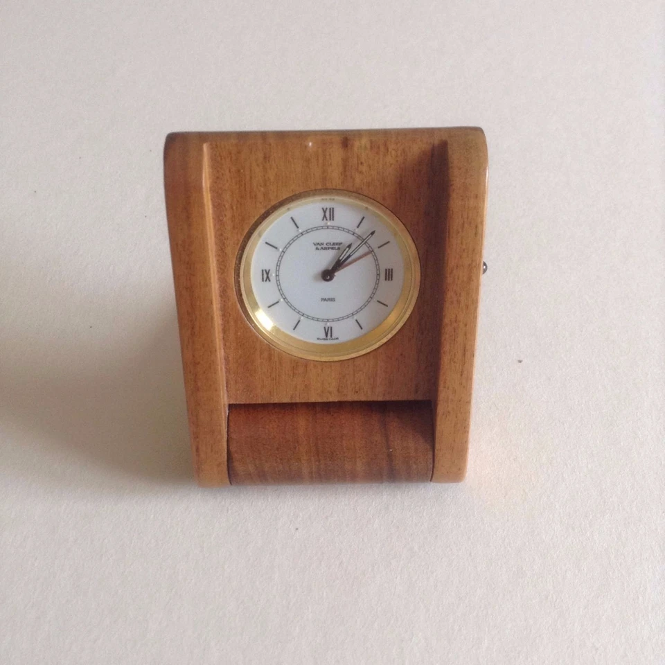 VAN CLEEF & ARPELS PENDULETTE REVEIL DE VOYAGE AVEC SA POCHETTE CUIR Foto 1 de 4