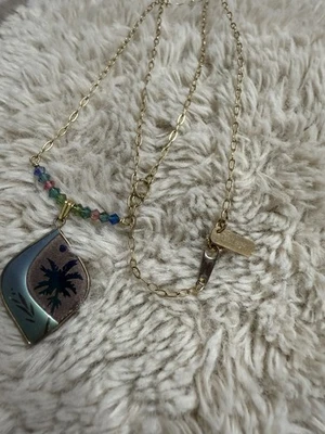 Colar pingente de contas multicoloridas Holly Yashi tom dourado ródio 18"" - Imagem 1 de 4