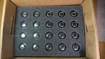 Оригинальный комплект хромированных зажимных гаек 20 B002-37-160 для Mazda от оригинального производителя подходит для 1986–2025 годов - Изображение 1 из 3