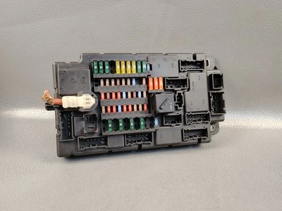 MINI COOPER R56 H4 1.6L N16B16A 72KW FOOTWELL FUSE BOX MODULE BCM  3455527 - Image 1 of 4