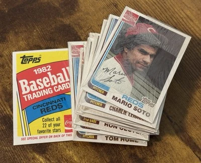 1982 Topps Coca-Cola - Cincinnati Reds -UNOPENED CELLO PACK- FREE SHIPPING - Image 1 of 2