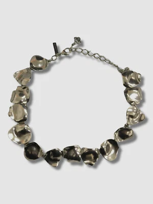 Colar feminino folheado a prata Oscar de la Renta US$ 590 - Imagem 1 de 2