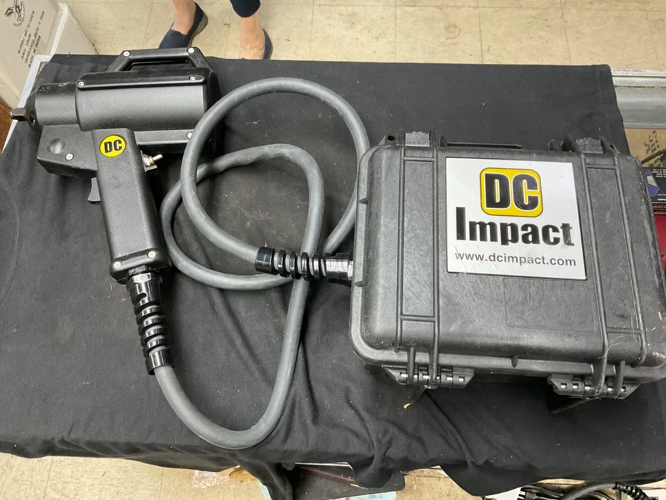 DC IMPACT 12V RECHARGEABLE 1/2" DRIVE, IMPACT WRENCH Foto 1 de 4