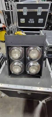 Showtec Stage Blinder 4 DMX 650W - Image 1 of 2