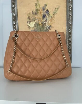 NUEVO CON ETIQUETAS Kate Spade Carey Cuero Acolchado Suave Hombro Grande en Tiramisú Mousse Foto 1 de 4