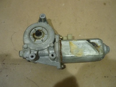 Ferrari Mondial - Motor ventana eléctrica LH - P/N 62302200 Foto 1 de 3