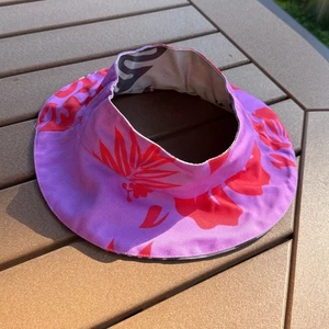 Reversible Piko'ole Hat in Hibiscus Print - Picture 1 of 3