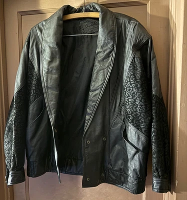 Suzie's Fashion Black Leather with Tone-on-Tone Inserts Women's Jacket XL - Image 1 of 4