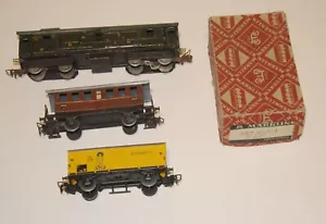 Marklin Vintage Freight Cars (3) Metal Luggage Car, Passenger w/Box, Freight HO - Picture 1 of 4