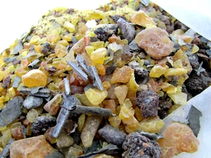 colombian sahumerio mix (copal amber, myrrh, pine resin, eucalyptus leaf) 30 g - Picture 1 of 4