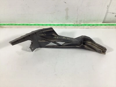 Dodge Grand Caravan 2011-2020 soporte de guardabarros delantero derecho del lado del pasajero OEM. Foto 1 de 4