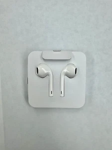 Apple EarPods Lightning Connector Headphones Wired iPhone Authentic NEW 6 Pack - Picture 1 of 2
