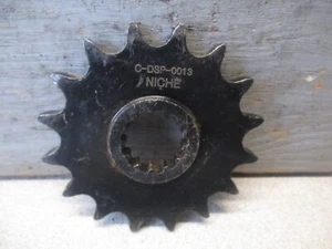 PIÑÓN DE TRACCIÓN DELANTERA SUZUKI GSXR600 KAWASAKI NINJA ACERO NICHO C-DSP-0013 - Imagen 1 de 4