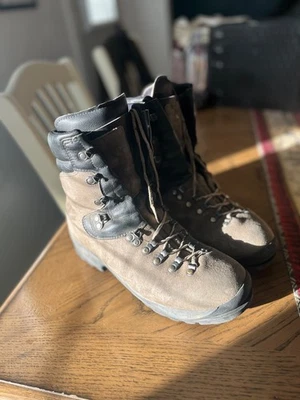 Botas de fogo masculinas scarpa fuego tamanho 9.5 - Imagem 1 de 4