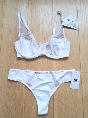 Conjunto de lencería Wacoal Braga y bragas de tanga 32C Talla M Encaje blanco bordado BNWT Foto 1 de 4