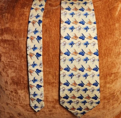Corbata de cuello vintage Burberry London New York Paris mariposa de seda para hombre naturaleza Foto 1 de 4