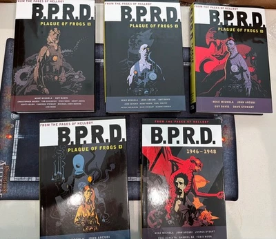 Lote BPRD Plague of Frogs HC Vols 1-4 e 1946-1948. Conjunto 2011 Dark Horse Usado - Imagem 1 de 4
