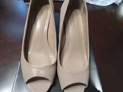 Ann Taylor Heels Size 6.5 - Изображение 1 из 4