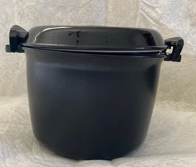 PAMPERED CHEF RICE COOKER 2779 VERY CLEAN (SEE PICTURES), DISHWASHER SAFE & LID - Image 1 of 3