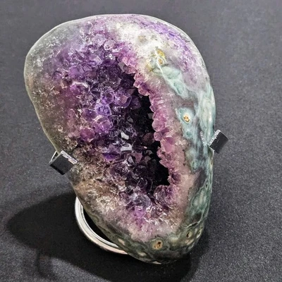 Natural Amethyst Green Eye Agate Geode, Beautiful Crystal Teeth Filled Cave 328g - Image 1 of 4