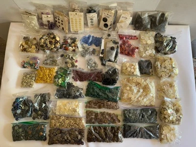 Mixed Buttons Retro Modern 8 Lbs Pounds Bulk Lot Estate Loose Carded Sorted - Image 1 of 4