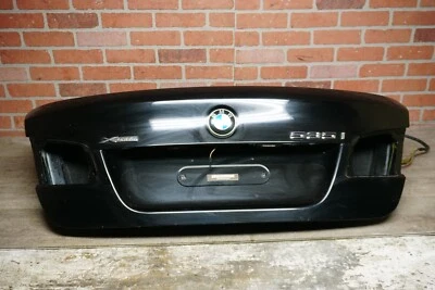 BMW 535I XDRIVE F10 2011-2016 NEGRO SEDÁN TAPA DEL MALETERO TRASERO CON EMBLEMA INSIGNIA OEM Foto 1 de 4