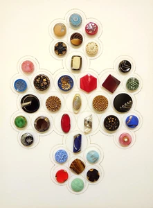 35 ART DECO BUTTONS ~ COLLECTOR DISPLAY CARD ~ GLASS ~ Small & Medium ~ NICE - Picture 1 of 23