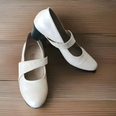 Zapatos de vestir Munro American para mujer de cuero marfil perla talla 8,5 nunca usados  Foto 1 de 4