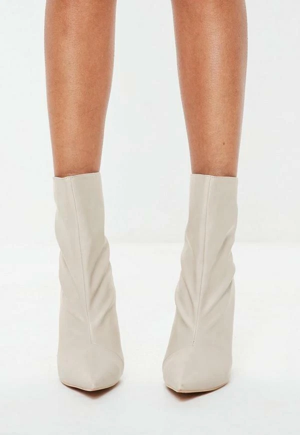 Botines Missguided para mujer nude piedra puntiaguda Foto 1 de 1