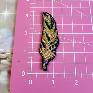 Feather Patch Iron-On Applique Embroidered Patch  - Picture 1 of 6