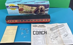 HO scale Athearn SOUTHERN PACIFIC DAYLIGHT 72' Coach Passenger Car SP #2395 Box - Picture 1 of 7