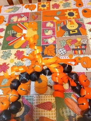 GREAT HALLOWEEN 14" BLACK & ORANGE JINGLE & PUMPKIN SHAPED METAL BELLS WREATH - Image 1 of 4