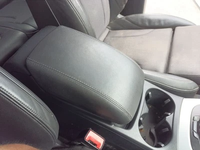 8R0864207E ACCOUDOIR CENTRAL / 1444912 POUR AUDI Q5 8RB 2.0 TDI QUATTRO - Photo 1/4