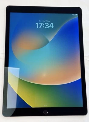 Apple iPad Pro 1st Gen. 32GB, Wi-Fi, 12.9 in - Space Grey - Image 1 of 4