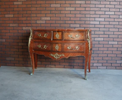 Cajonera francesa antigua ~ Cómoda ~ Tocador de baño ~ Cómoda estilo Luis XV Foto 1 de 4