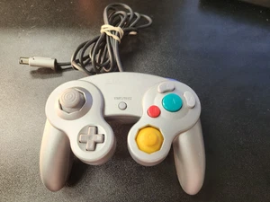 Nintendo GameCube Controller Plantinum Silver OEM Authentic Original DOL-003  - Picture 1 of 6