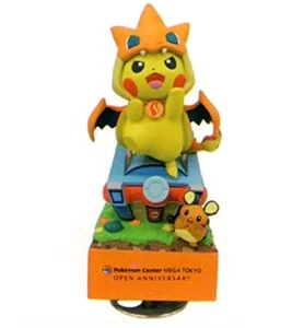 Pokemon Center Mega Tokyo Open Anniversary Poncho Pikachu Music Box inutilizzato Giappone - Foto 1 di 6