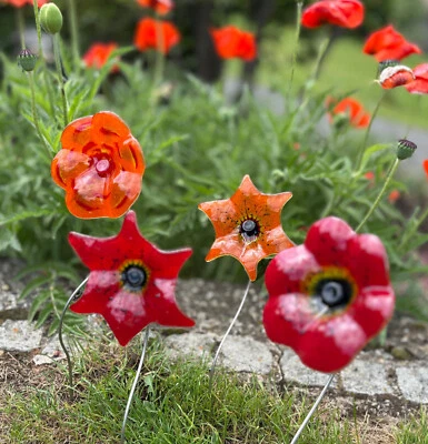 kurze Blumenstecker Gartenstecker rot/orange mit Stab Handarbeit Gartendeko - Bild 1 von 4