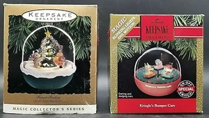 RARO CONJUNTO DE 2 ADORNOS DE RECUERDO DE SELLO DE COLECCIÓN SERIE COLECCIONISTA MÁGICO 1991 1993 - Imagen 1 de 7